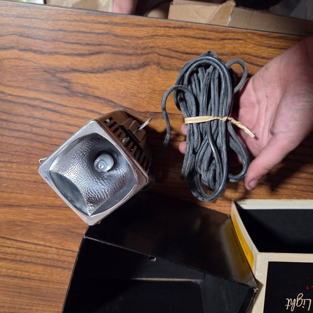 Vintage Kodak Instamatic Movie Light Model 1 with Original Box 375W 120V USA - Picture 2 of 7